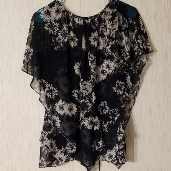 Womens xl top - Picture 2 of 4